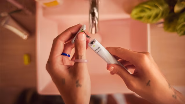 O chlup lepší vztah? Víme, jak se ve vztahu bavit o intimním holení a co raději nesdílet