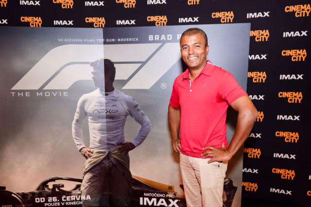 Snímek F1: The Movie přivezl do kin adrenalin, rychlost, emoce a hollywoodský  lesk.