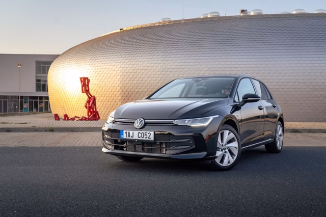 Operák na Golf a Tiguan pod sedm tisíc měsíčně, Passat za necelých devět