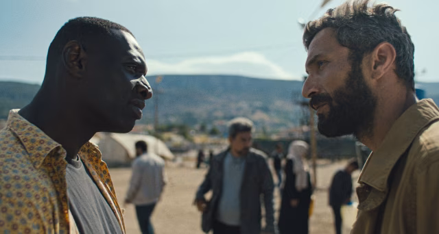 Omar Sy v oceňovaném dramatu Byl jsem cizincem: pět osudů,  jedna noc, která změní všechno